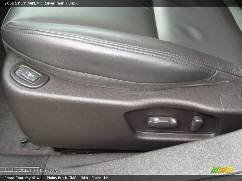 Silver Pearl / Black 2008 Saturn Aura XR