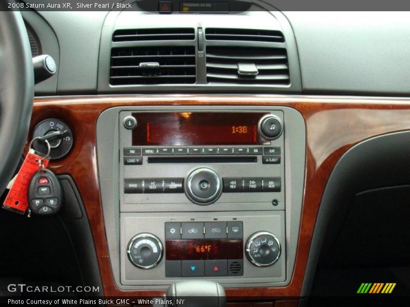 Silver Pearl / Black 2008 Saturn Aura XR