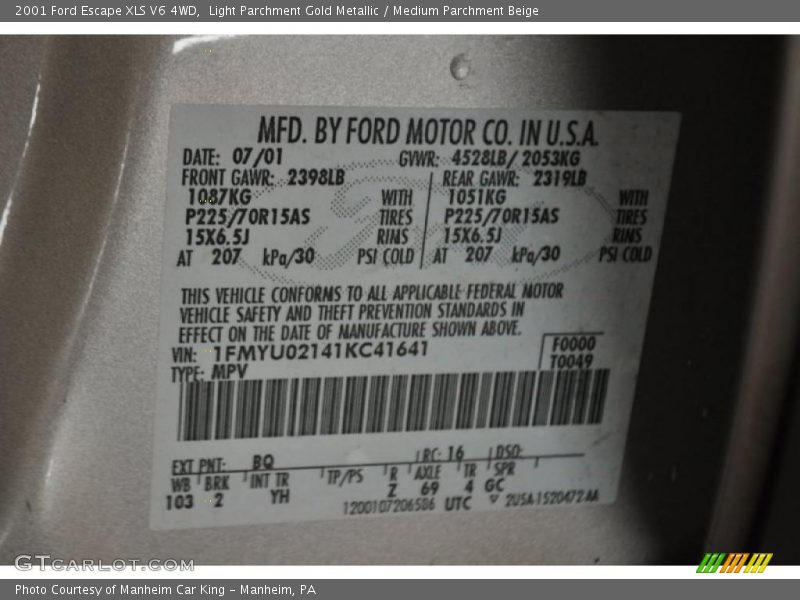 Light Parchment Gold Metallic / Medium Parchment Beige 2001 Ford Escape XLS V6 4WD