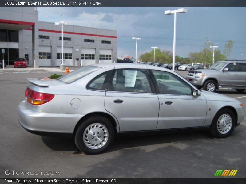 Bright Silver / Gray 2002 Saturn L Series L100 Sedan