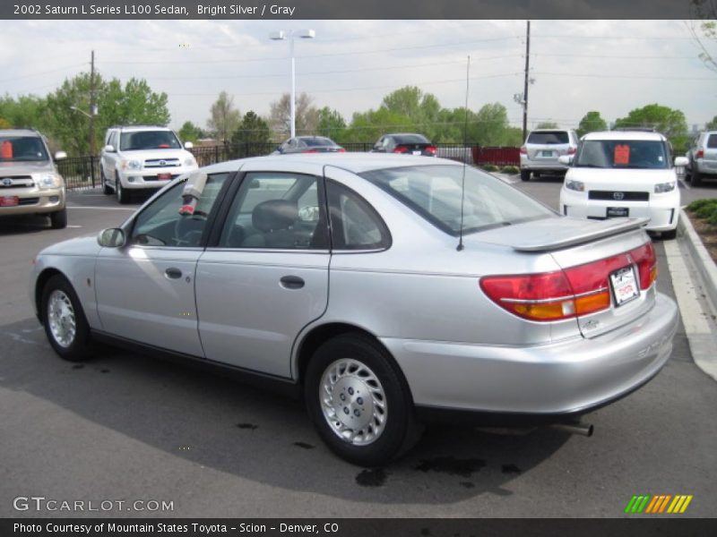 Bright Silver / Gray 2002 Saturn L Series L100 Sedan