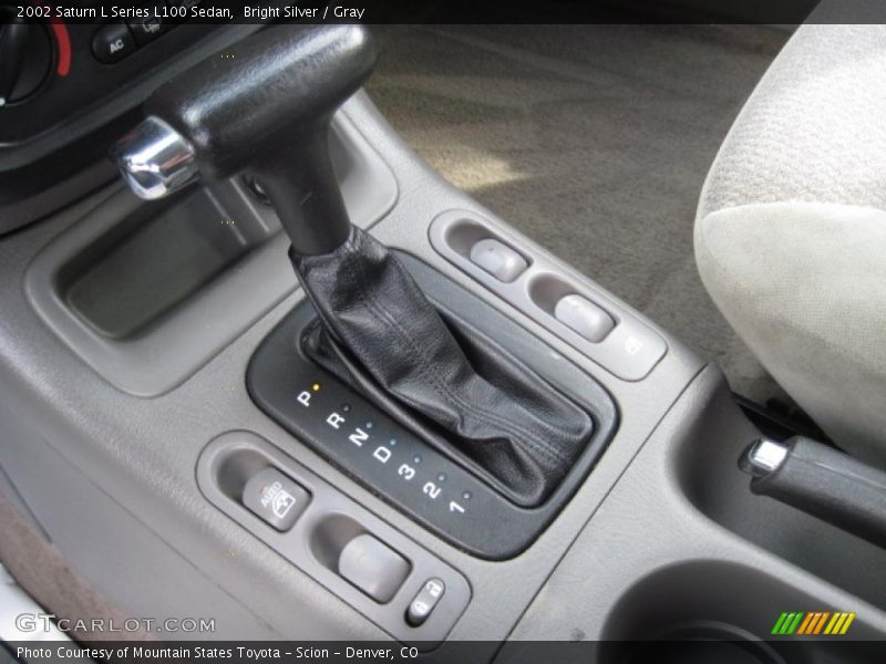 Bright Silver / Gray 2002 Saturn L Series L100 Sedan