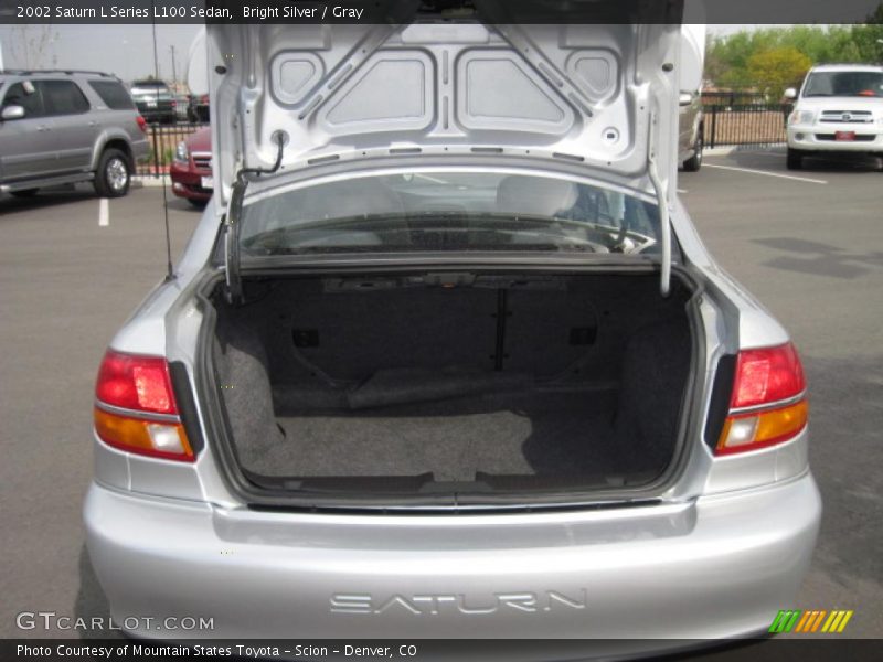 Bright Silver / Gray 2002 Saturn L Series L100 Sedan