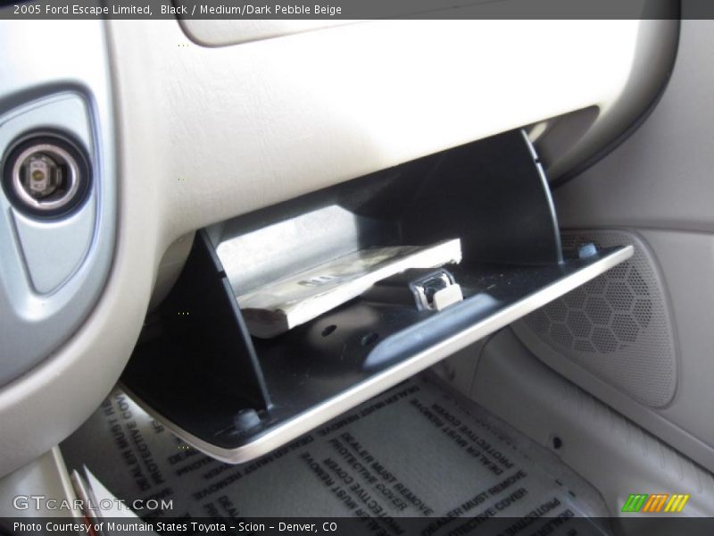 Black / Medium/Dark Pebble Beige 2005 Ford Escape Limited