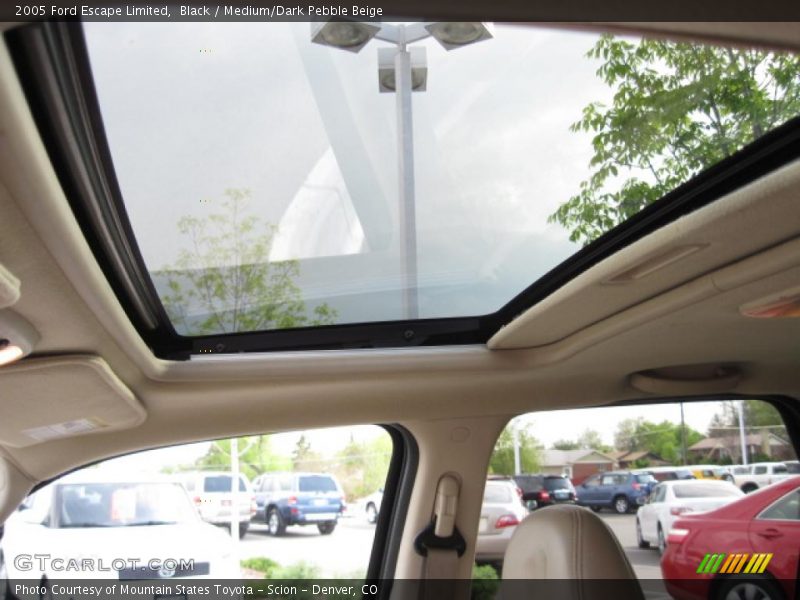 Black / Medium/Dark Pebble Beige 2005 Ford Escape Limited