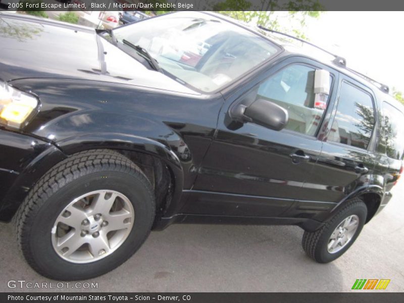 Black / Medium/Dark Pebble Beige 2005 Ford Escape Limited