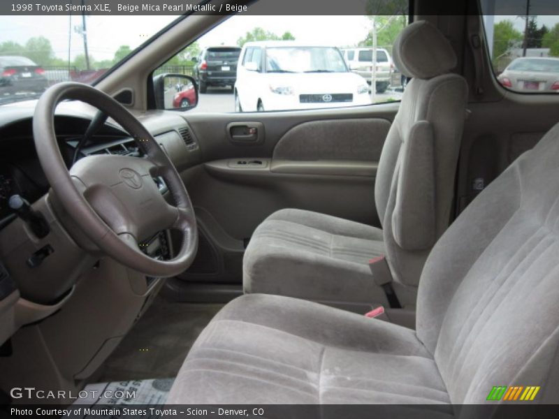 Beige Mica Pearl Metallic / Beige 1998 Toyota Sienna XLE