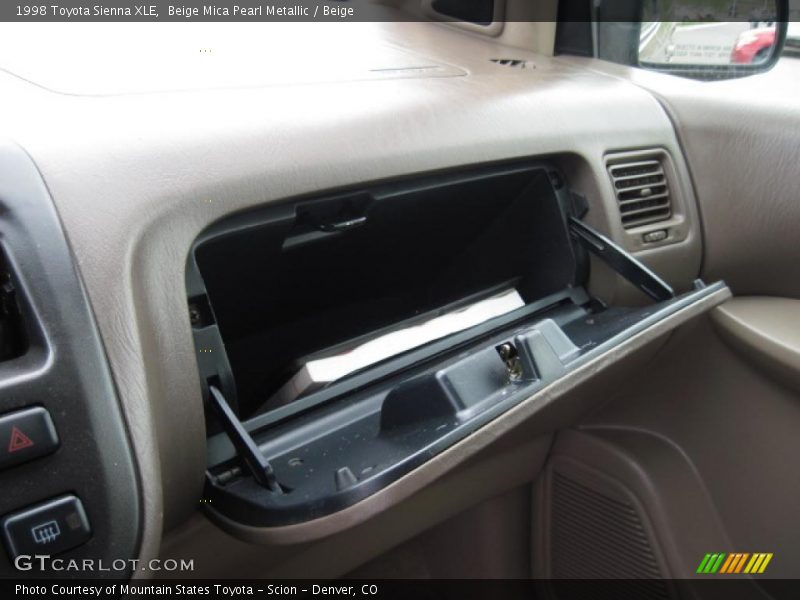 Beige Mica Pearl Metallic / Beige 1998 Toyota Sienna XLE