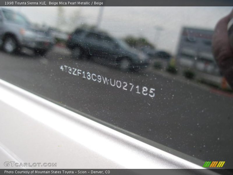 Beige Mica Pearl Metallic / Beige 1998 Toyota Sienna XLE