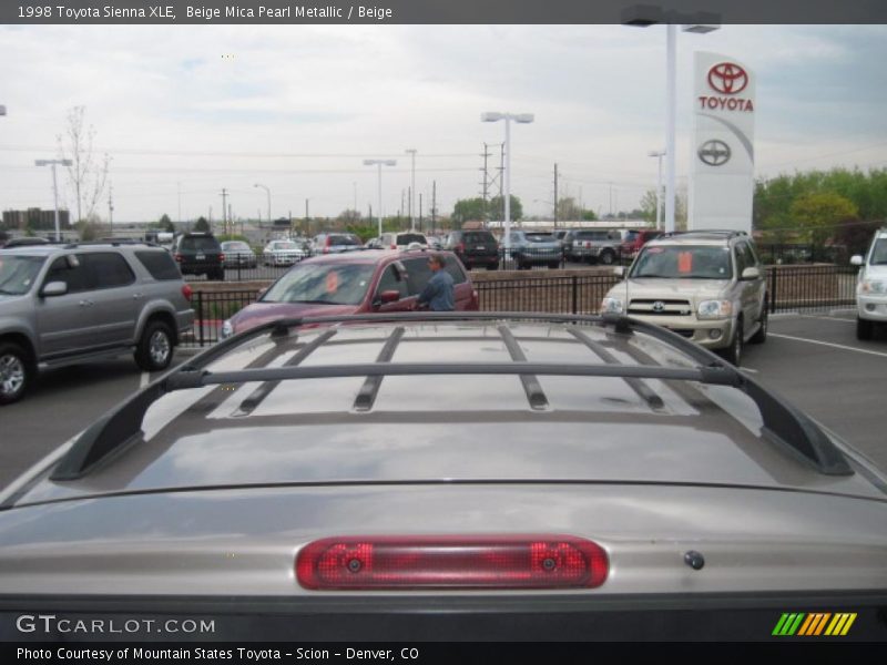 Beige Mica Pearl Metallic / Beige 1998 Toyota Sienna XLE