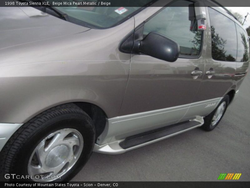 Beige Mica Pearl Metallic / Beige 1998 Toyota Sienna XLE