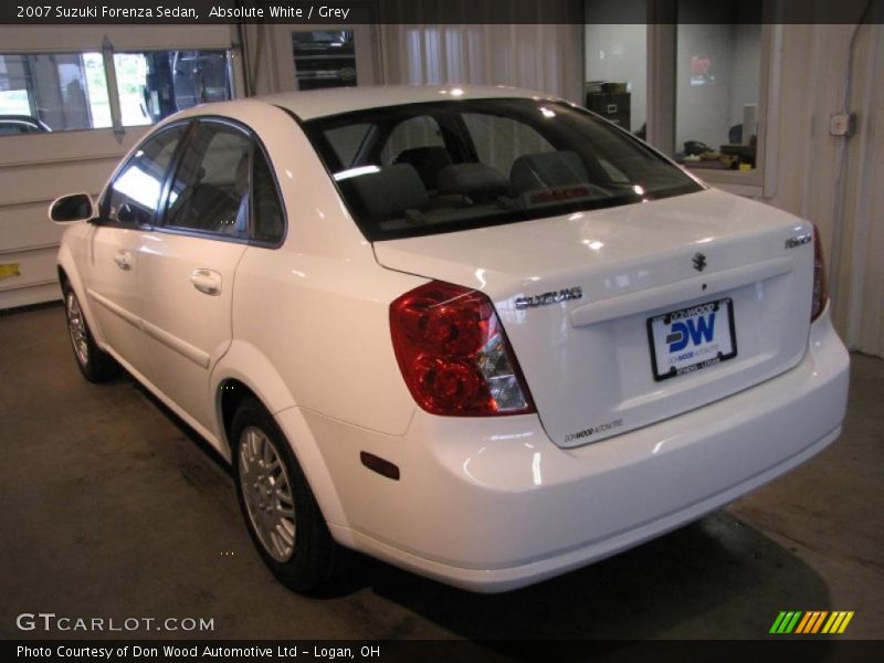 Absolute White / Grey 2007 Suzuki Forenza Sedan