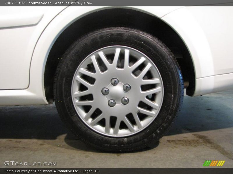 Absolute White / Grey 2007 Suzuki Forenza Sedan