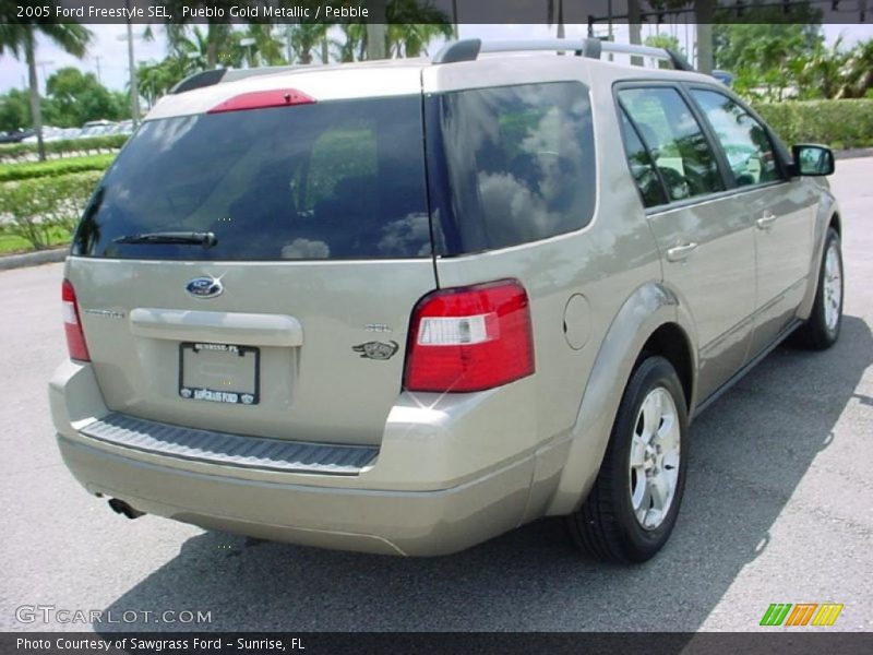Pueblo Gold Metallic / Pebble 2005 Ford Freestyle SEL
