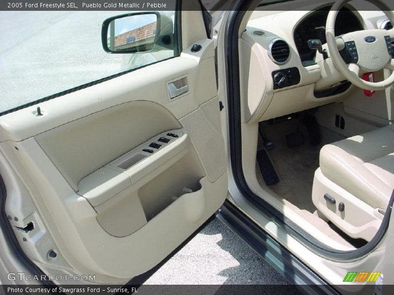 Pueblo Gold Metallic / Pebble 2005 Ford Freestyle SEL