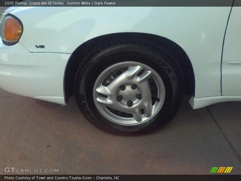 Summit White / Dark Pewter 2005 Pontiac Grand Am SE Sedan