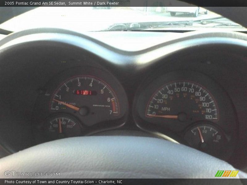 Summit White / Dark Pewter 2005 Pontiac Grand Am SE Sedan