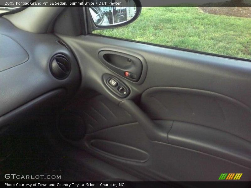Summit White / Dark Pewter 2005 Pontiac Grand Am SE Sedan