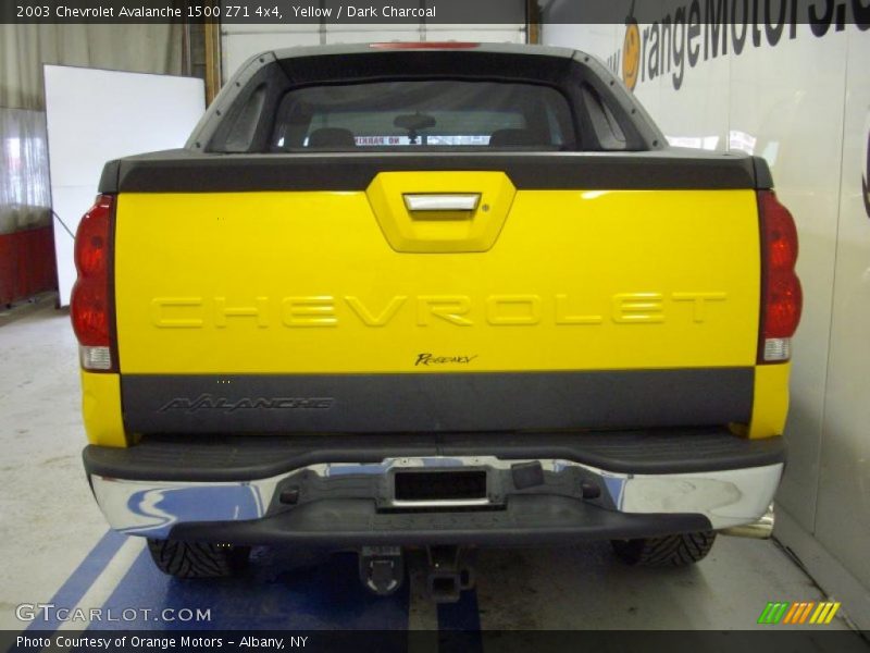 Yellow / Dark Charcoal 2003 Chevrolet Avalanche 1500 Z71 4x4