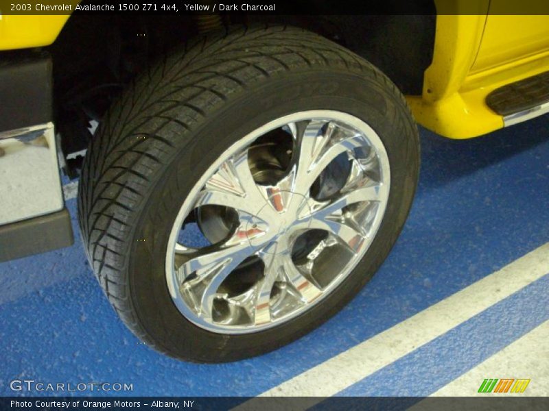 Yellow / Dark Charcoal 2003 Chevrolet Avalanche 1500 Z71 4x4