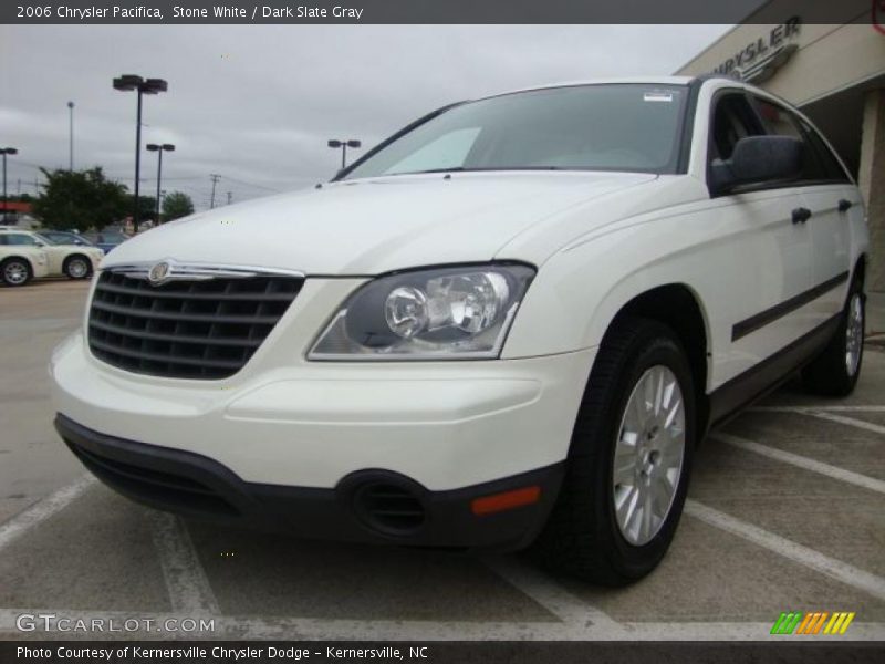 Stone White / Dark Slate Gray 2006 Chrysler Pacifica