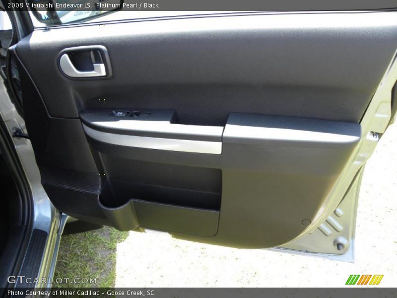 Platinum Pearl / Black 2008 Mitsubishi Endeavor LS
