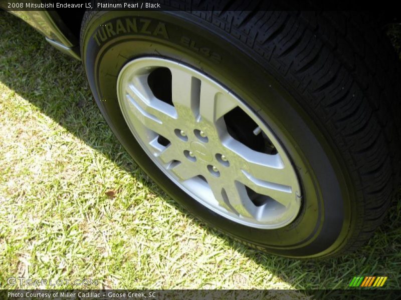 Platinum Pearl / Black 2008 Mitsubishi Endeavor LS