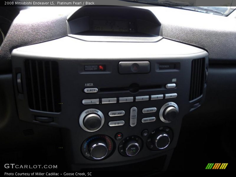 Platinum Pearl / Black 2008 Mitsubishi Endeavor LS