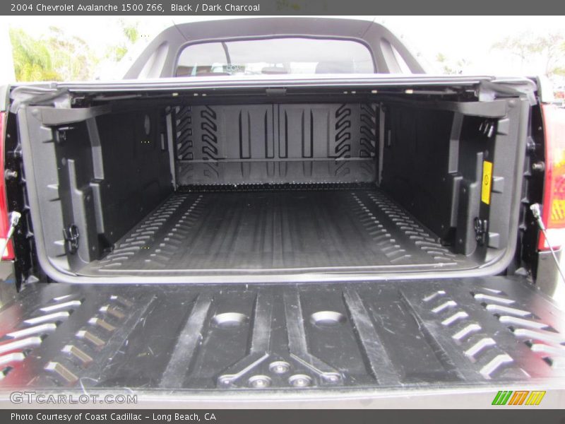 Black / Dark Charcoal 2004 Chevrolet Avalanche 1500 Z66