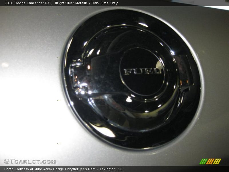Bright Silver Metallic / Dark Slate Gray 2010 Dodge Challenger R/T