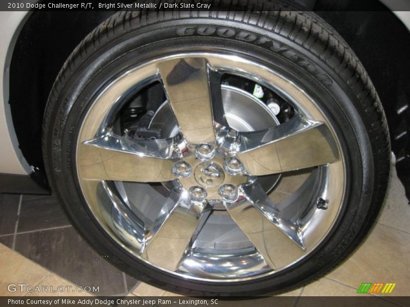 Bright Silver Metallic / Dark Slate Gray 2010 Dodge Challenger R/T