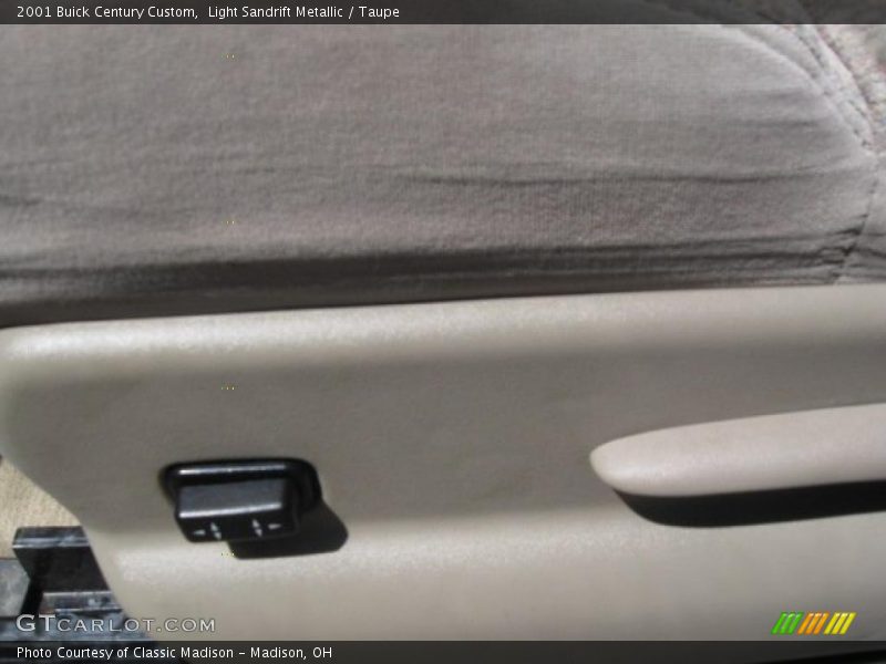 Light Sandrift Metallic / Taupe 2001 Buick Century Custom