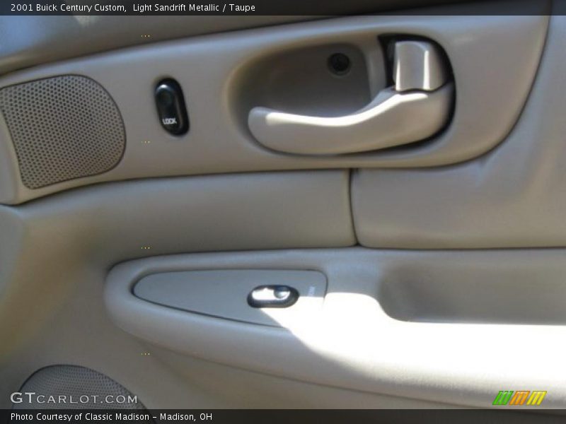 Light Sandrift Metallic / Taupe 2001 Buick Century Custom