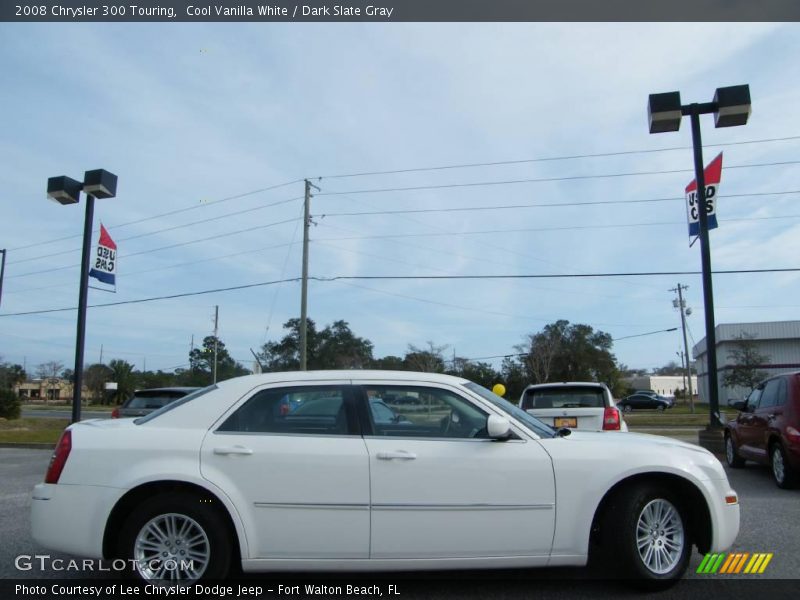 Cool Vanilla White / Dark Slate Gray 2008 Chrysler 300 Touring