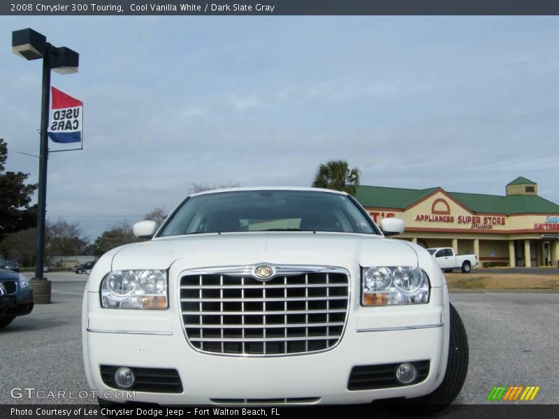 Cool Vanilla White / Dark Slate Gray 2008 Chrysler 300 Touring