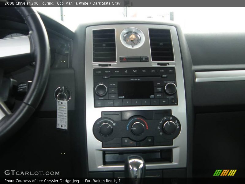 Cool Vanilla White / Dark Slate Gray 2008 Chrysler 300 Touring