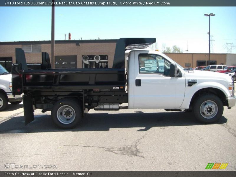Oxford White / Medium Stone 2010 Ford F350 Super Duty XL Regular Cab Chassis Dump Truck