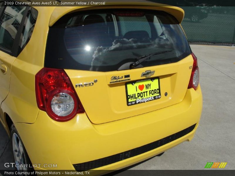Summer Yellow / Charcoal 2009 Chevrolet Aveo Aveo5 LT