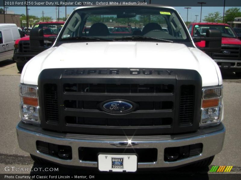 Oxford White / Medium Stone 2010 Ford F250 Super Duty XL Regular Cab Utility