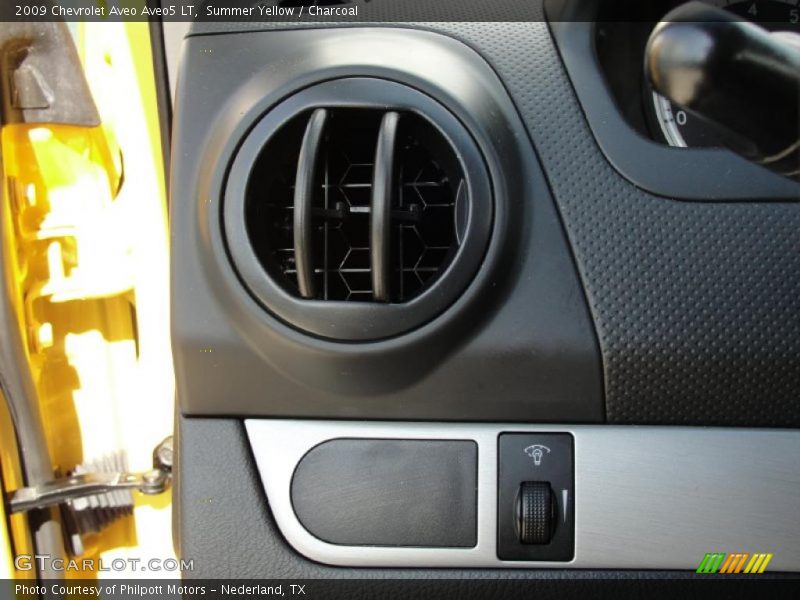 Summer Yellow / Charcoal 2009 Chevrolet Aveo Aveo5 LT
