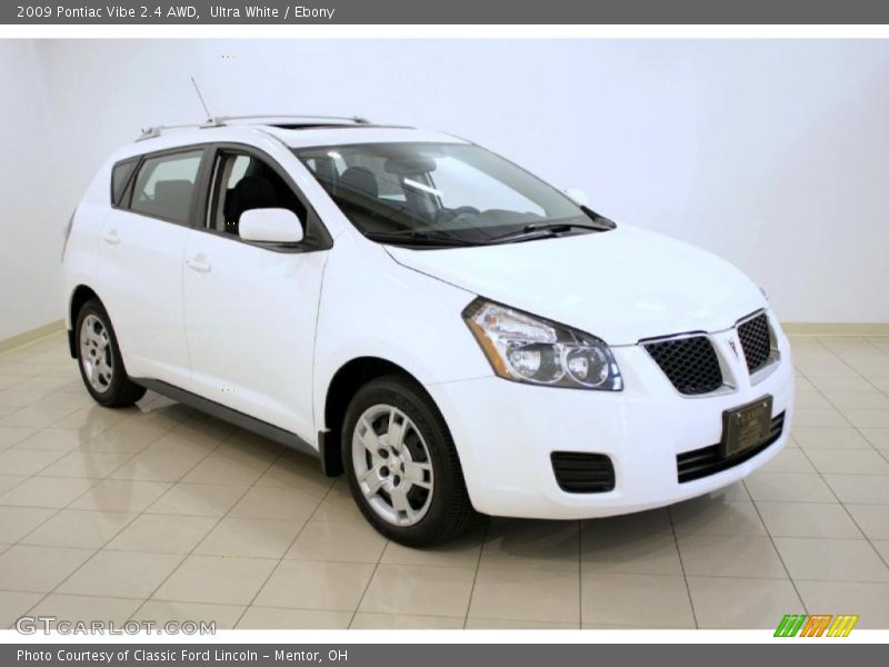 Ultra White / Ebony 2009 Pontiac Vibe 2.4 AWD