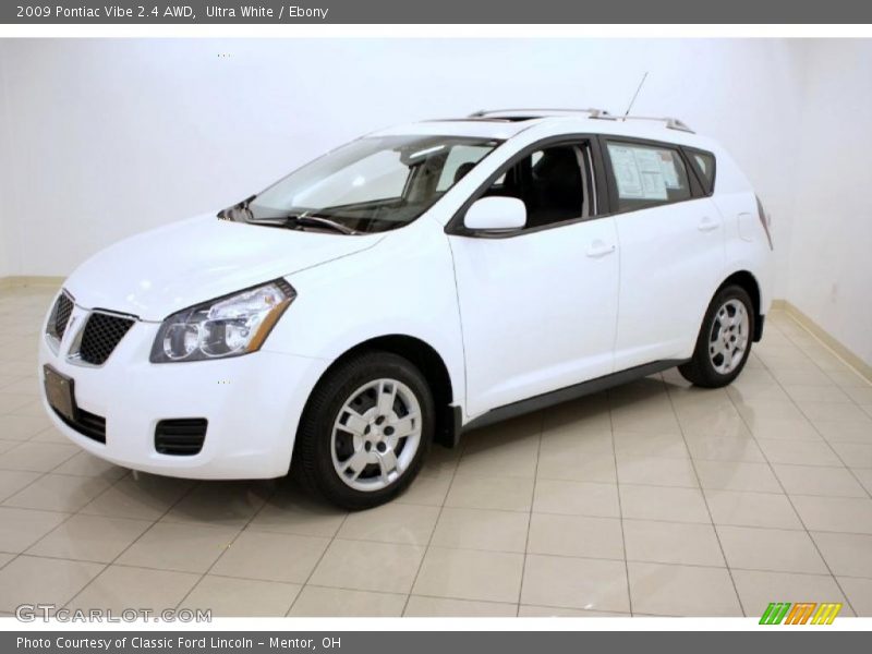 Ultra White / Ebony 2009 Pontiac Vibe 2.4 AWD