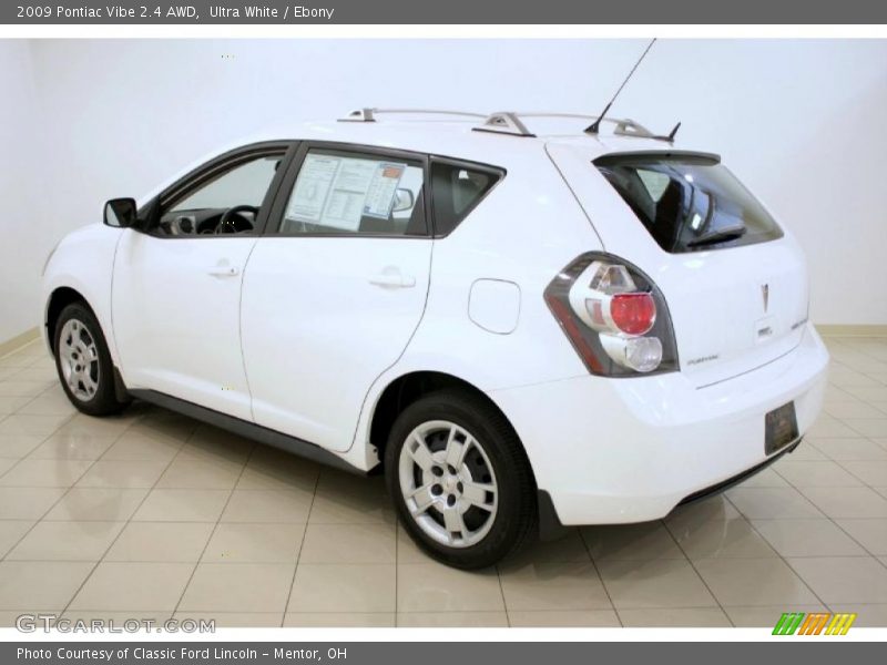 Ultra White / Ebony 2009 Pontiac Vibe 2.4 AWD