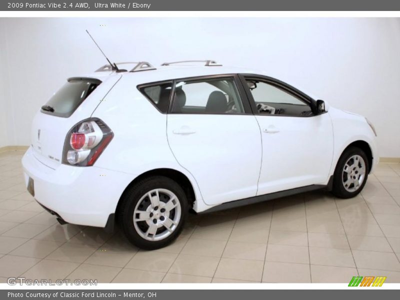 Ultra White / Ebony 2009 Pontiac Vibe 2.4 AWD