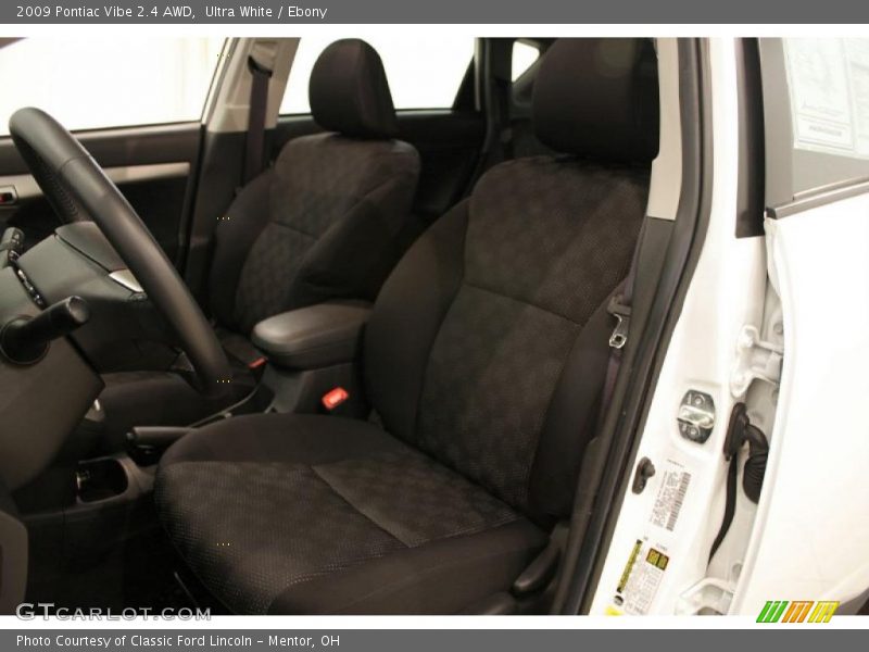 Ultra White / Ebony 2009 Pontiac Vibe 2.4 AWD