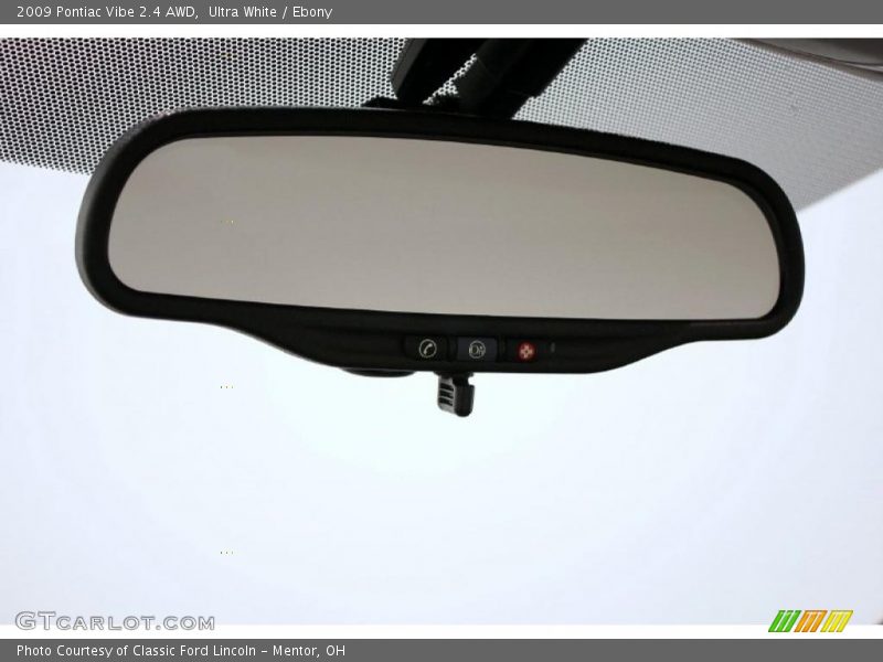 Ultra White / Ebony 2009 Pontiac Vibe 2.4 AWD