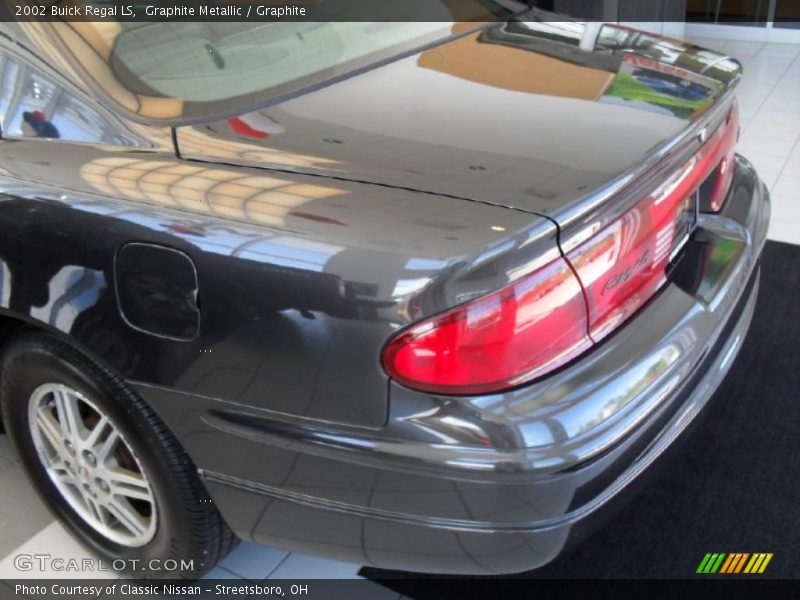 Graphite Metallic / Graphite 2002 Buick Regal LS
