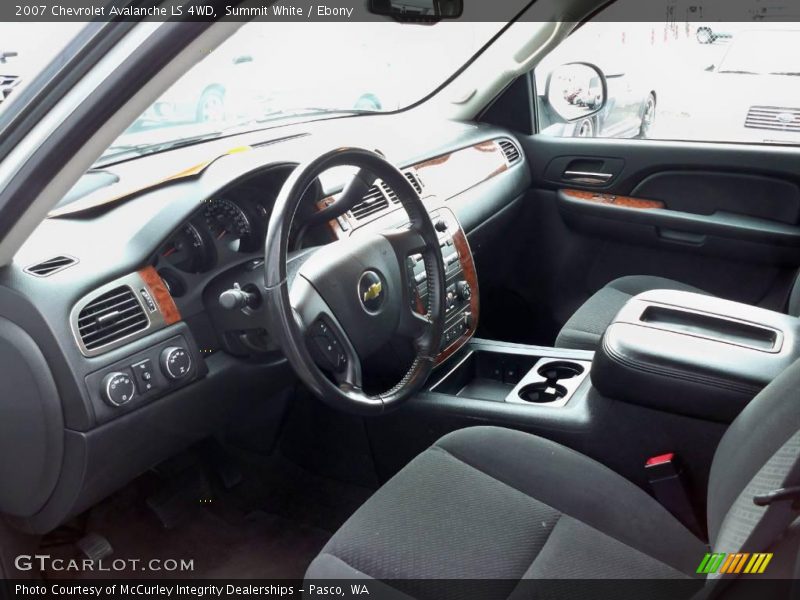 Summit White / Ebony 2007 Chevrolet Avalanche LS 4WD