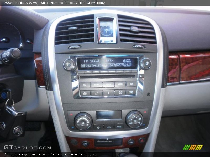 White Diamond Tricoat / Light Gray/Ebony 2008 Cadillac SRX V6