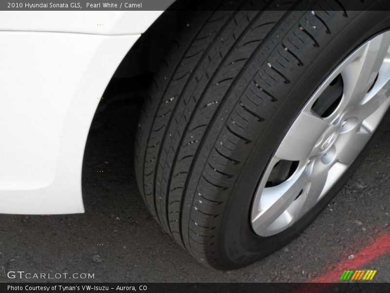 Pearl White / Camel 2010 Hyundai Sonata GLS
